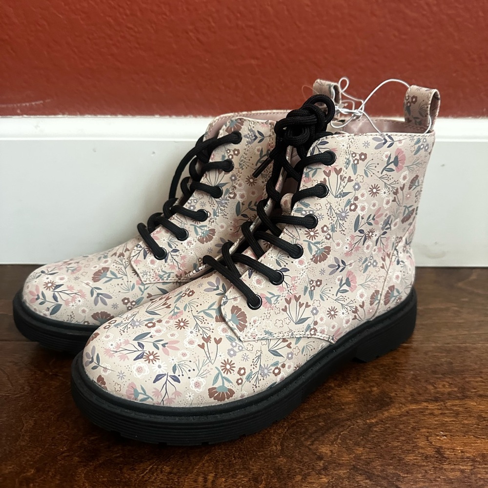 Floral Lace-Up Ankle Boots in Pink